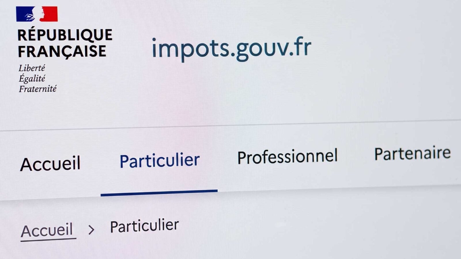 Fuite de données aux impôts : des centaines de Français portent plainte contre l'Etat