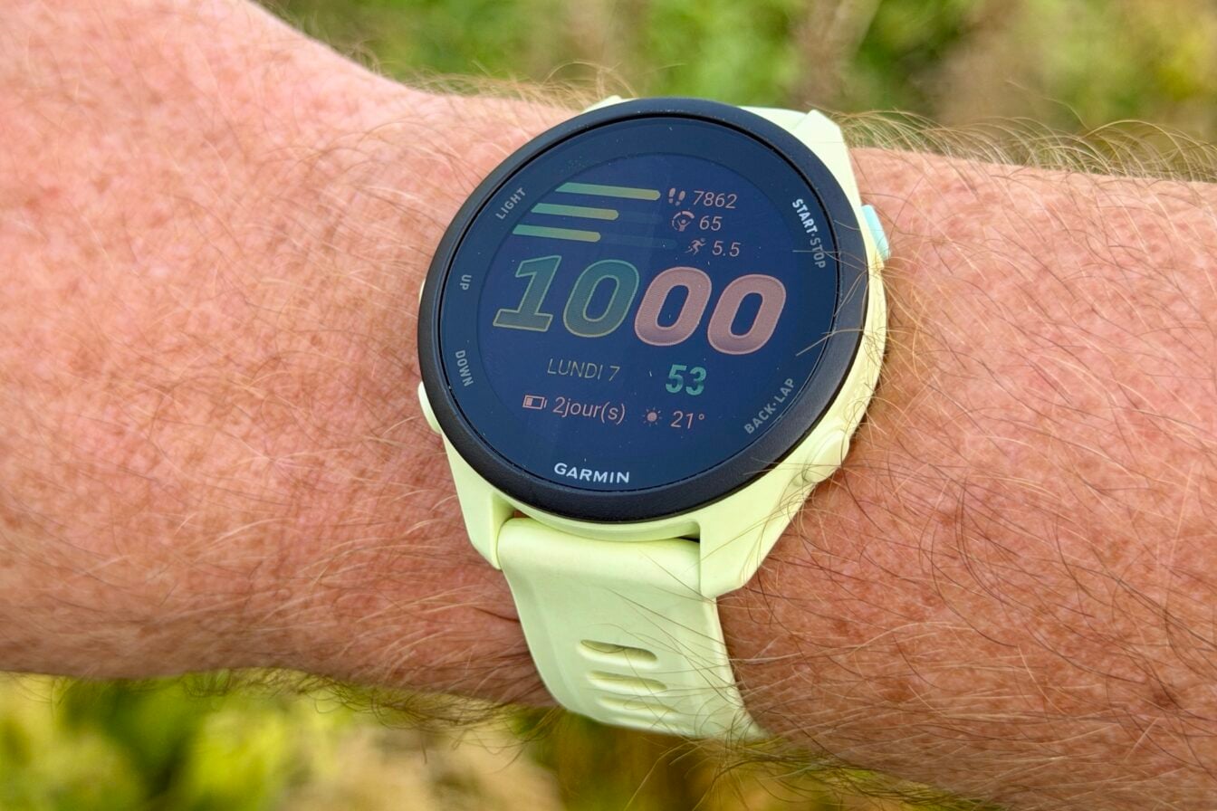 Test Forerunner 70 : la montre la moins chère de Garmin tient-elle ses promesses ?