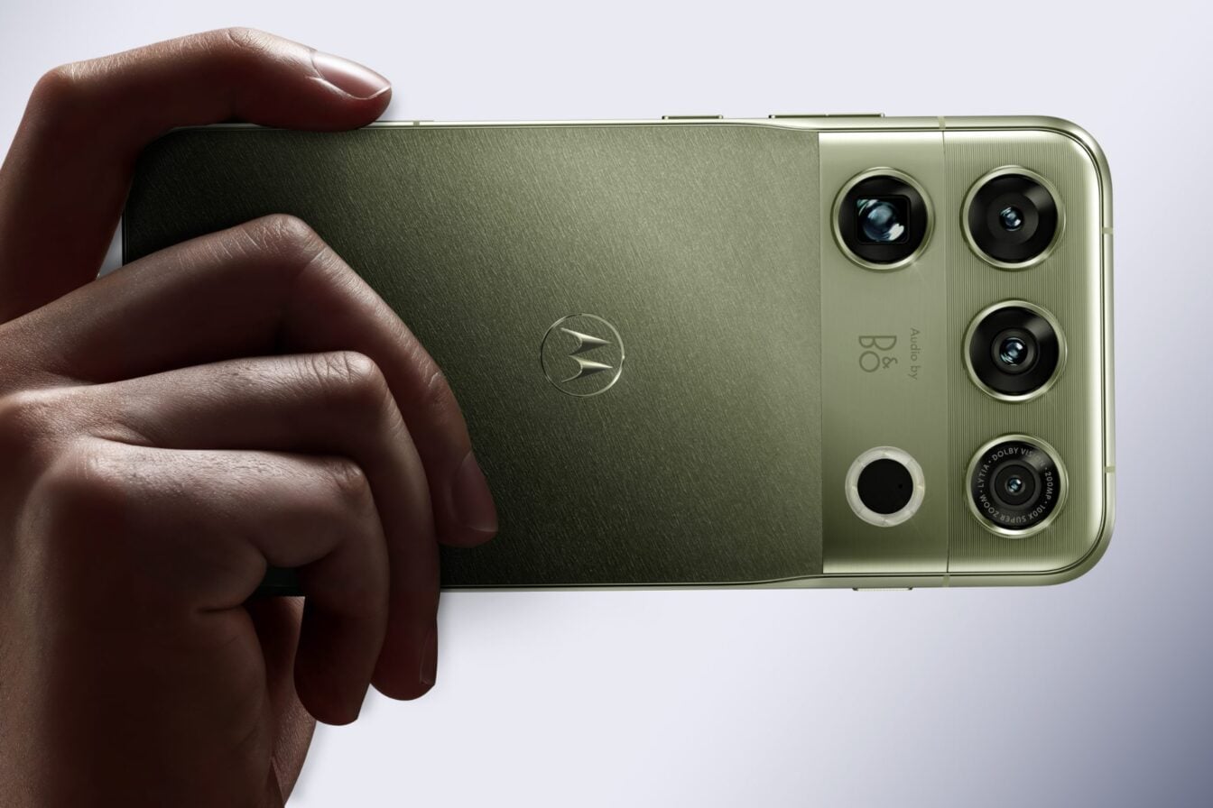 Audio Bang & Olufsen et capteur 200 Mpx : le Motorola Signature 27 sort l’artillerie lourde