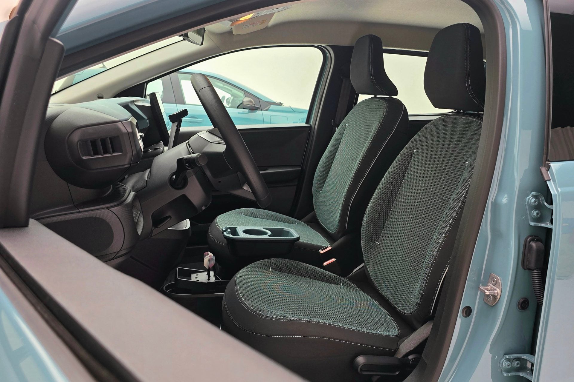 Dacia Spring (11)