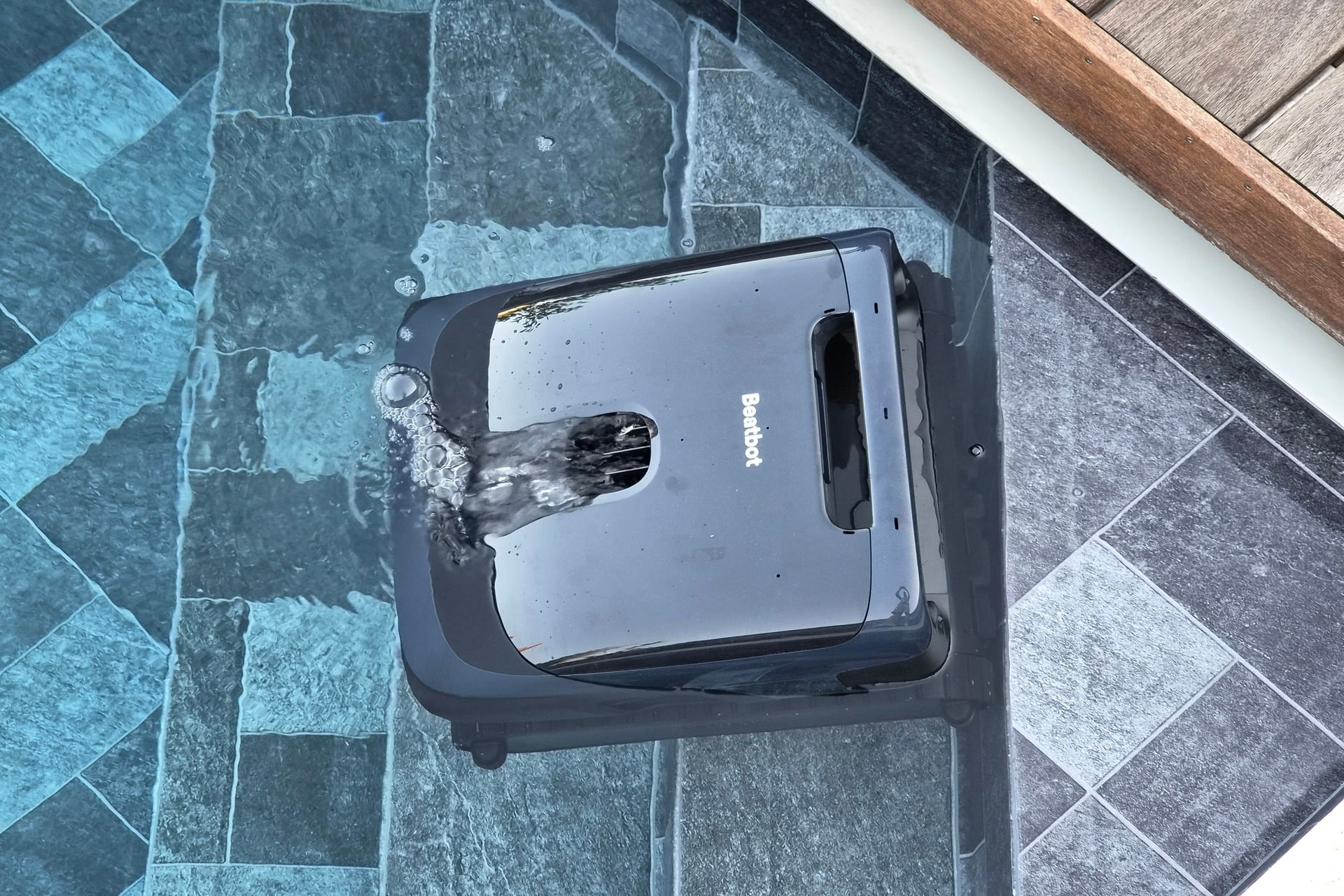 Test robot piscine Beatbot Sora 70 marche escaliers