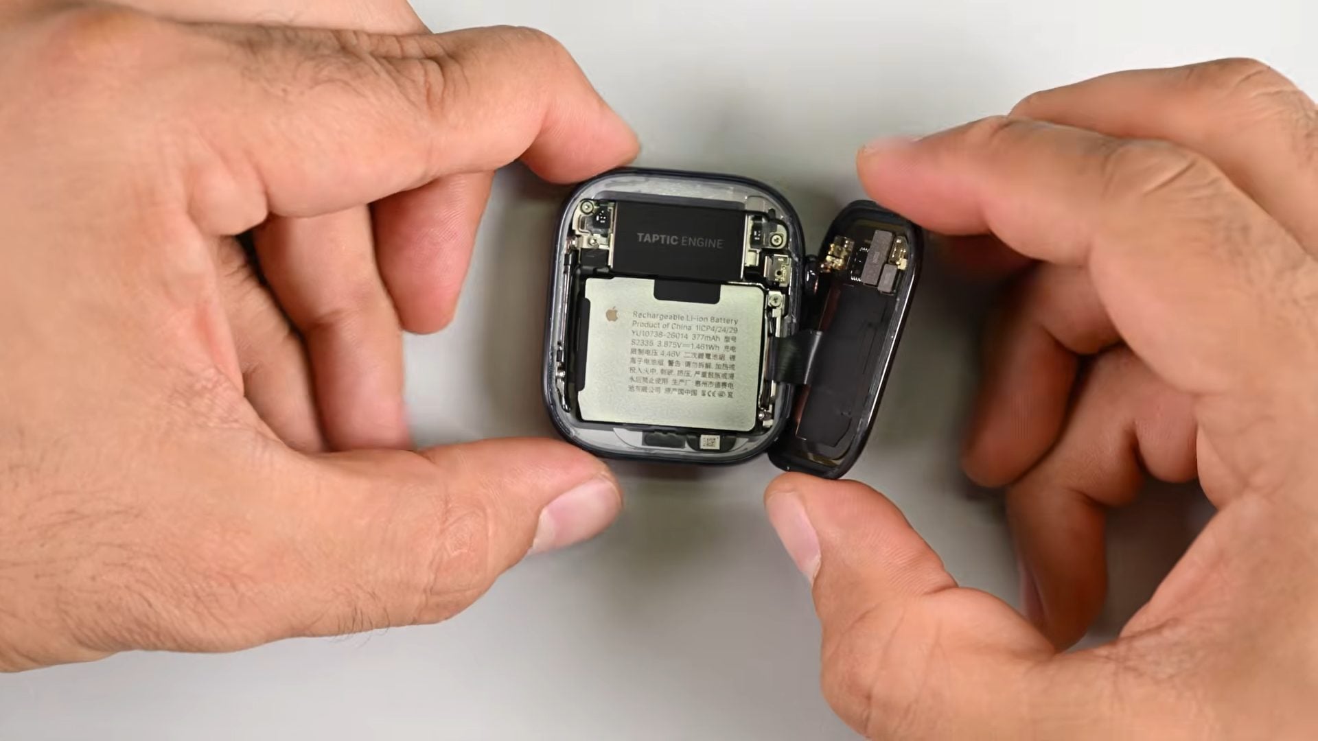 Démontage Des Apple Watch Series 12 & Ultra 4 à L'intérieur Des Nouveautés 3 46 Screenshot