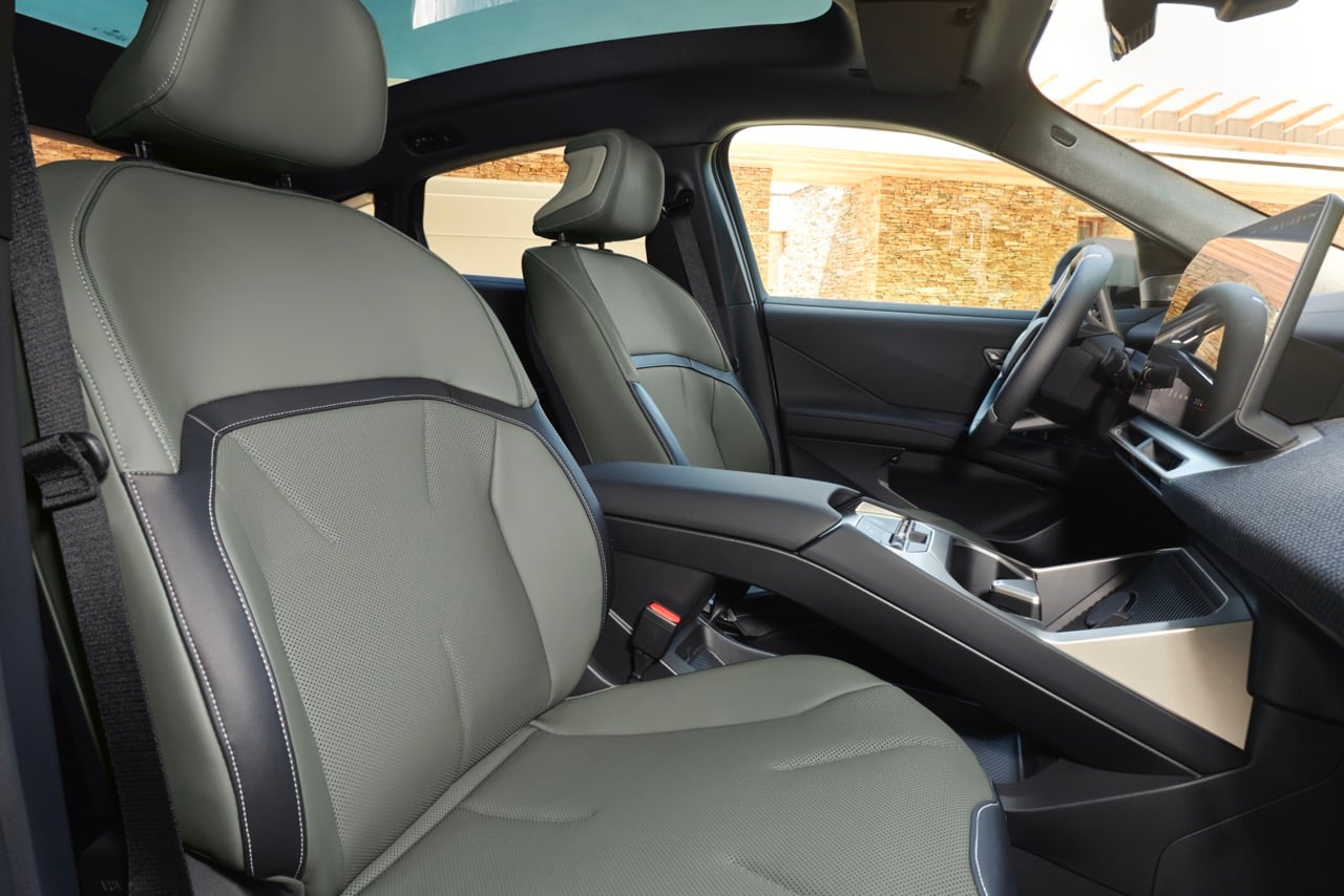 BMW iX4