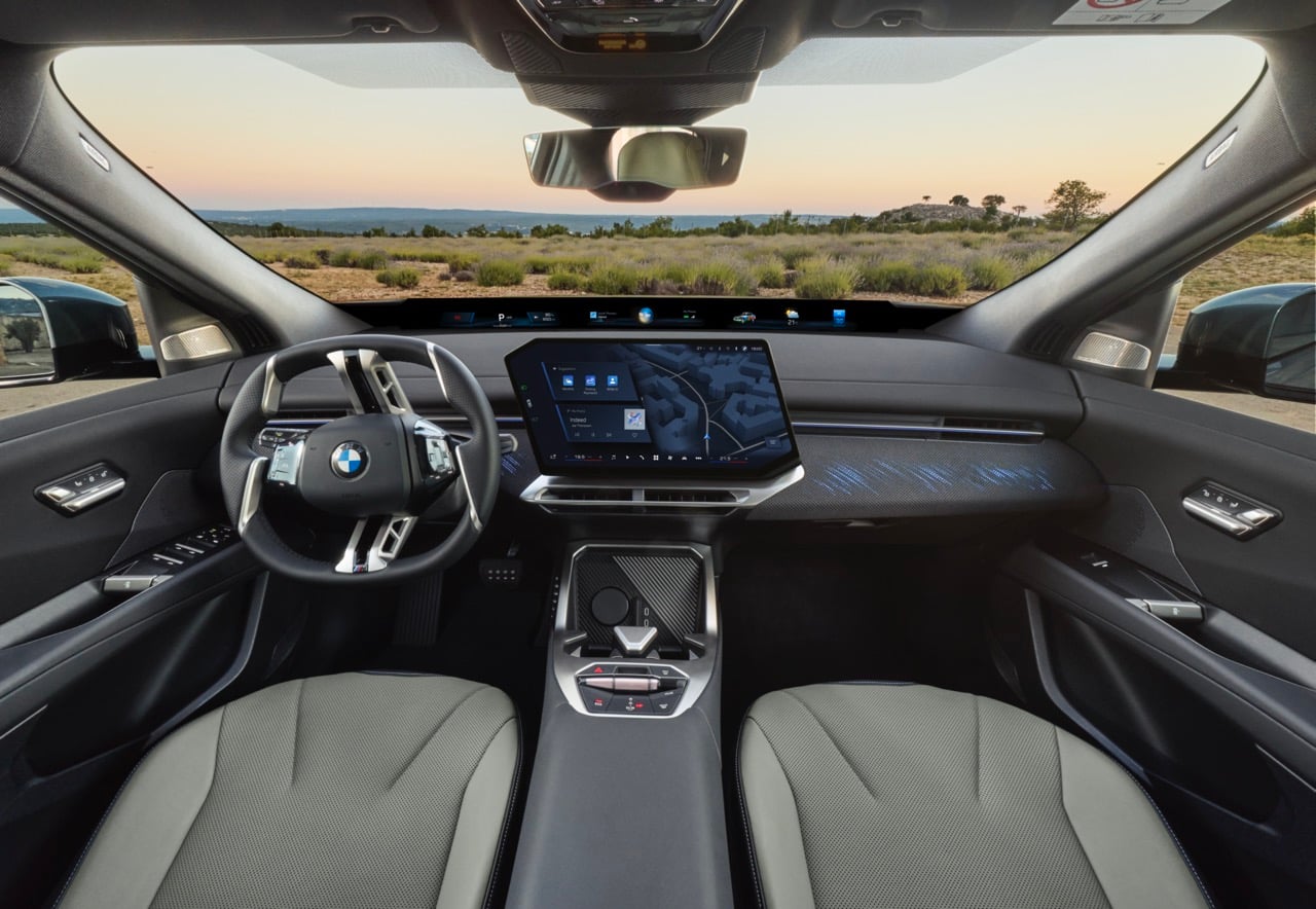 BMW iX4