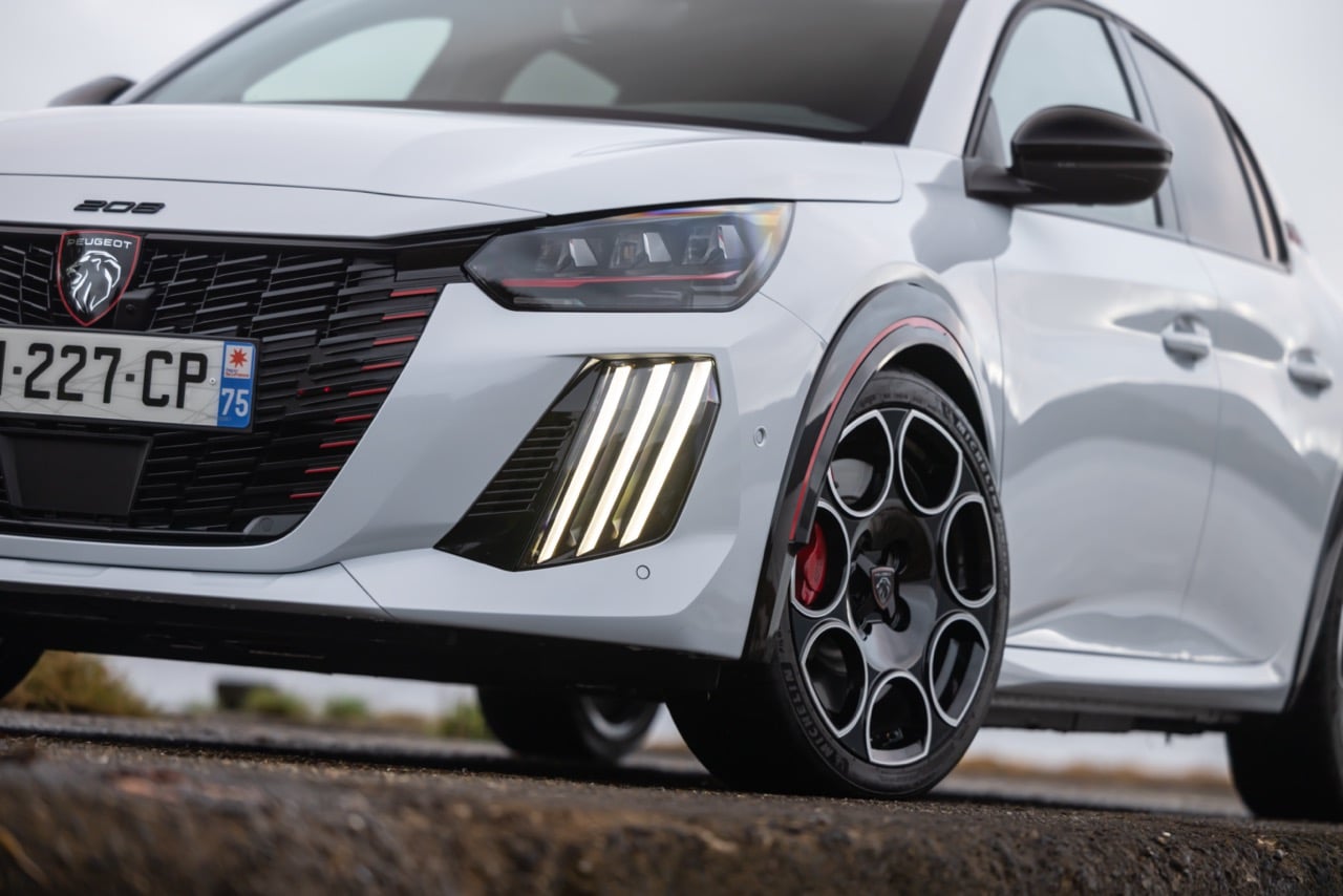 Peugeot E-208 GTI