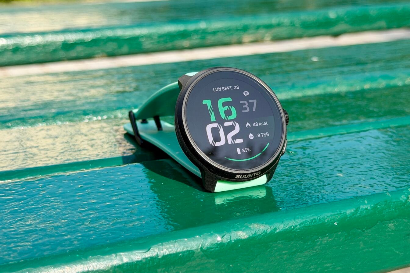 Test montre Suunto Run 2 : l’AMOLED et la cartographie à moins de 300 euros valent-ils le coup de flamber ?