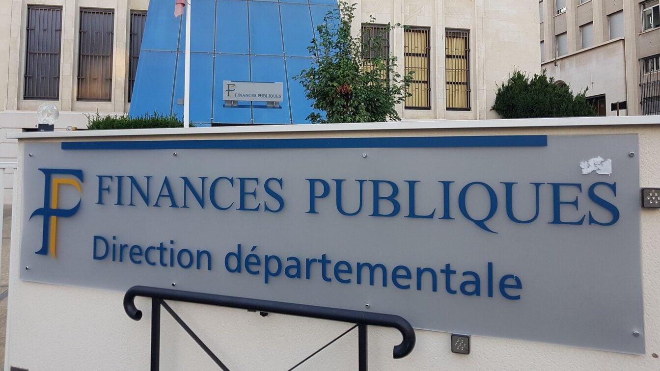 Piratage des impôts : la France arrête un ado de 16 ans surnommé « Casquette »