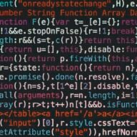 Des lignes de code sur un ecran sombre